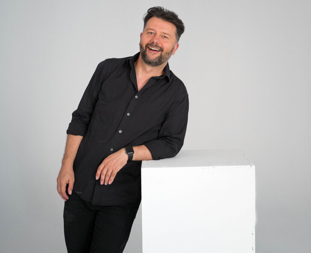 Rafal-Szymanski-tlo Rafał J. Szymański Fotografia biznesowa